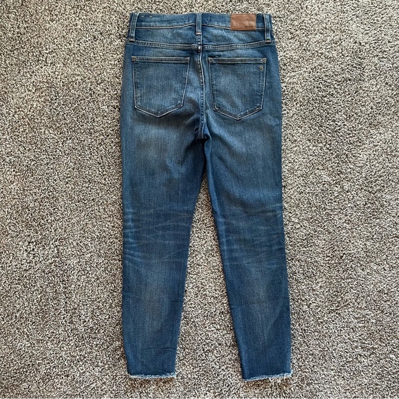 Madewell High Rise Distressed Ankle Skinny Jeans Asymmetrical Hem Women’s 28 - Picture 7 of 17
